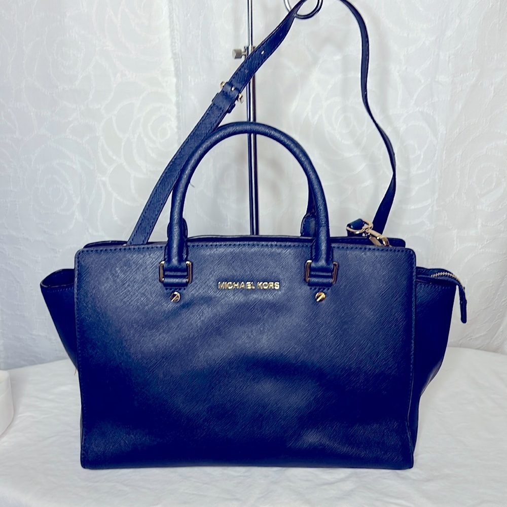 MICHAEL KORS navy blue Selma Saffiano leather satchel handbag.